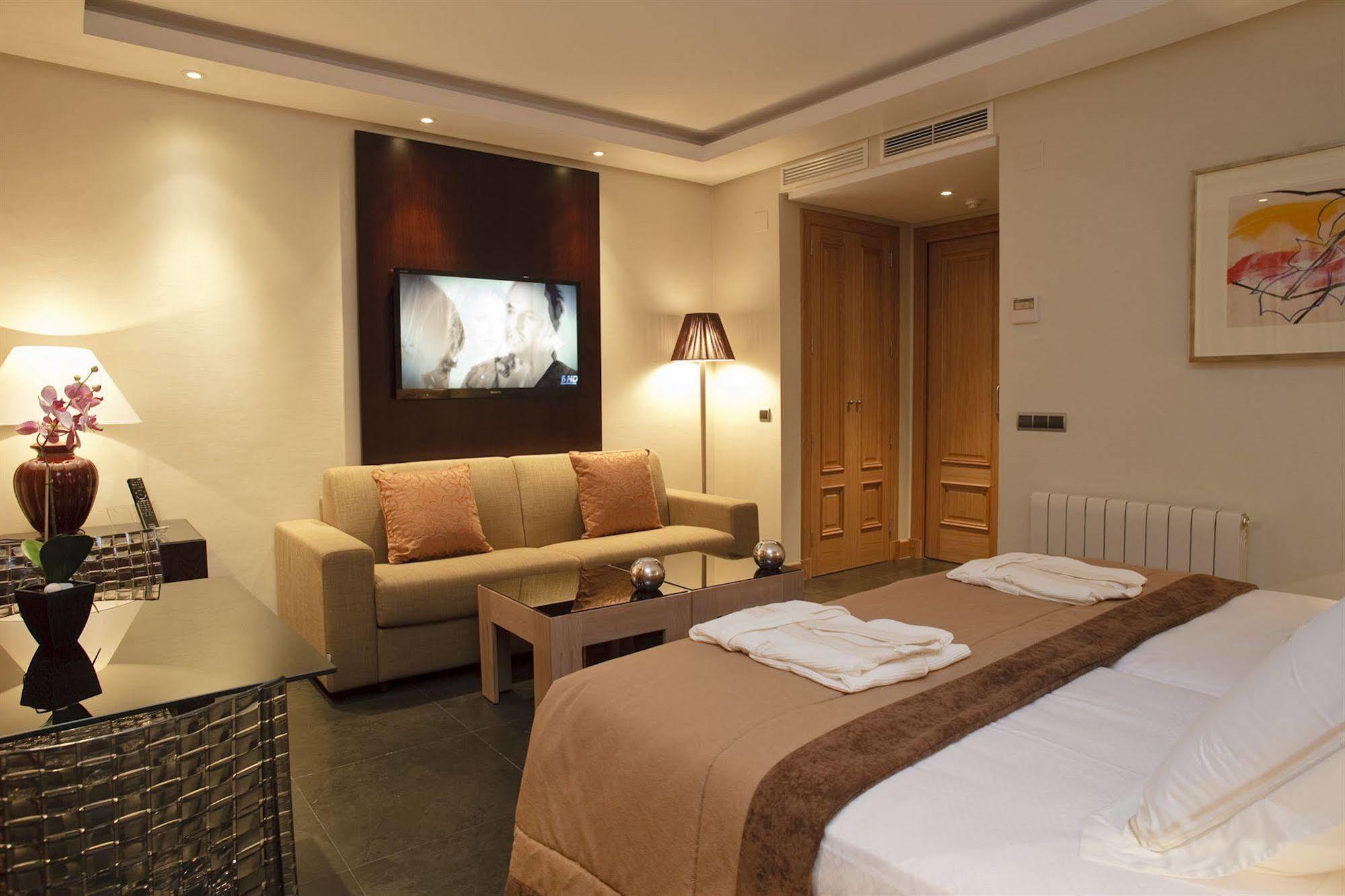 بينالماذينا Artplatinum Suites & Apartments المظهر الخارجي الصورة