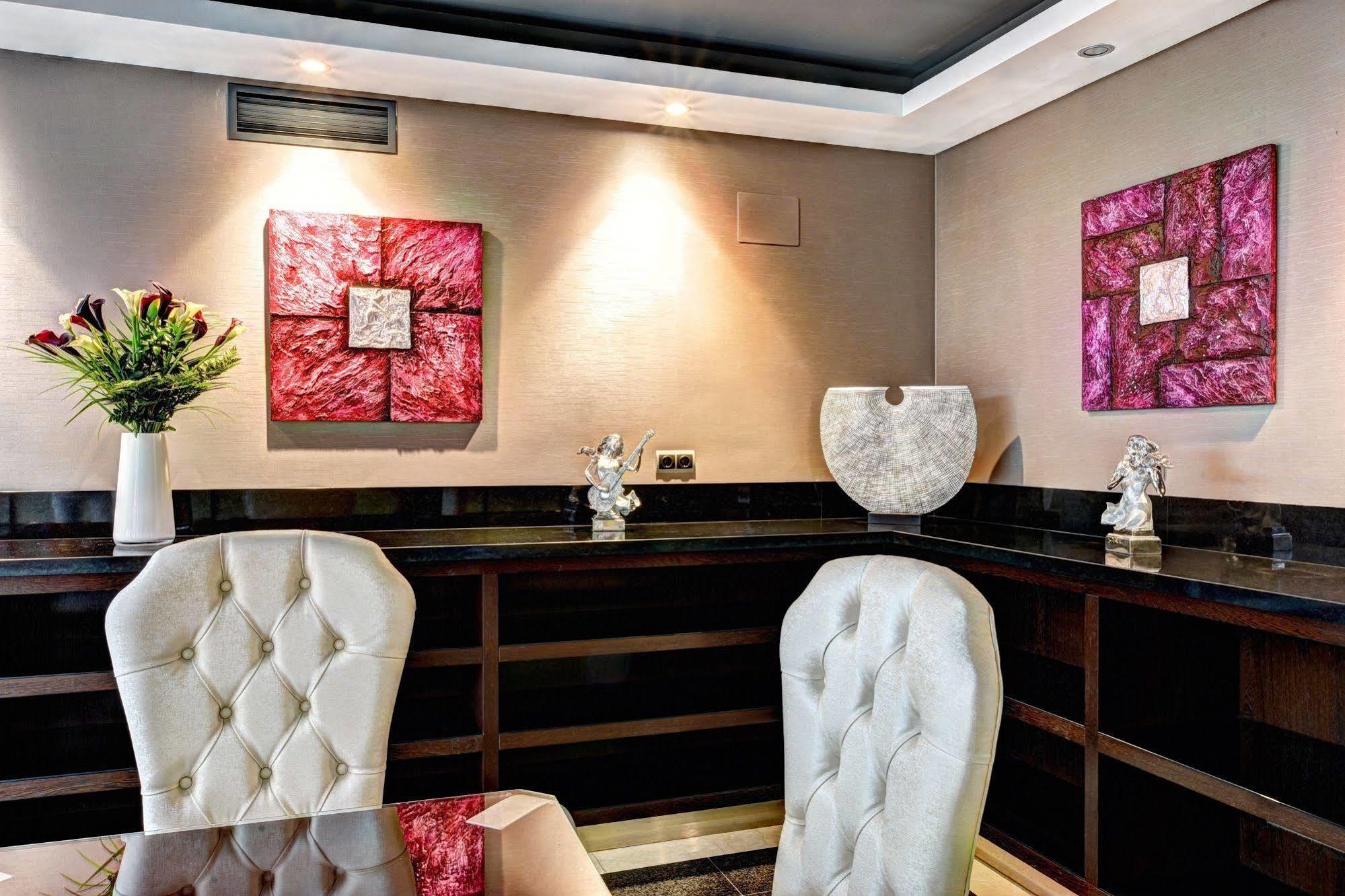 بينالماذينا Artplatinum Suites & Apartments المظهر الخارجي الصورة